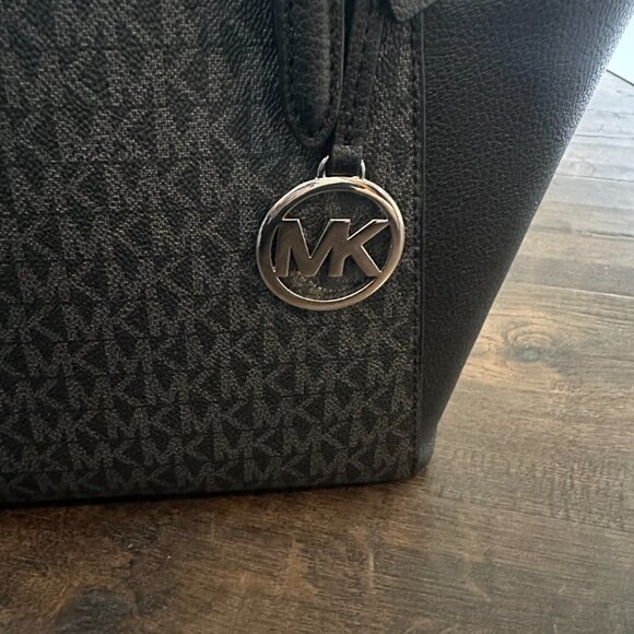 Mickael Kors Large Tote Bag - Picture 5 of 7